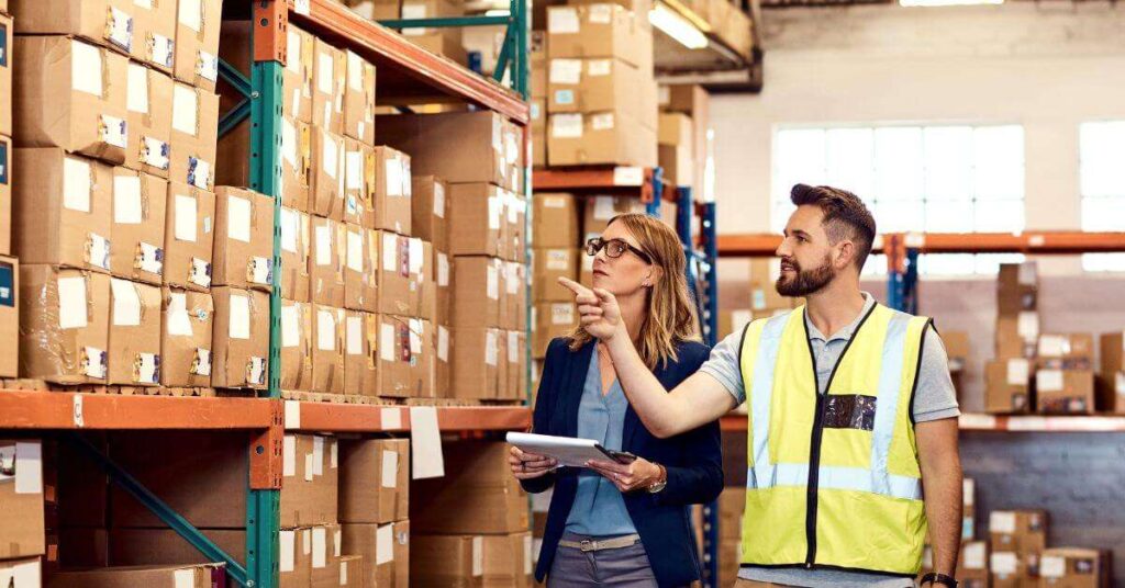 Amazon FBA Wholesale Suppliers operating a modern USA fulfillment warehouse with organized inventory, bulk wholesale products, FBA-ready packaging, and fast order distribution.